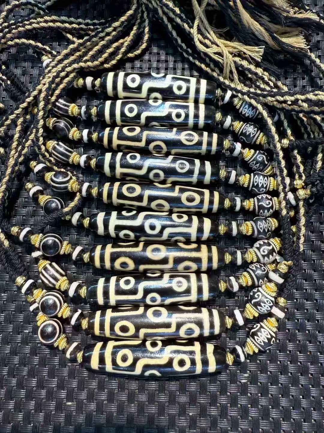 10 pz/lotto 9 Occhi con drago  - Ethnic Fashion Design recensione e prezzo