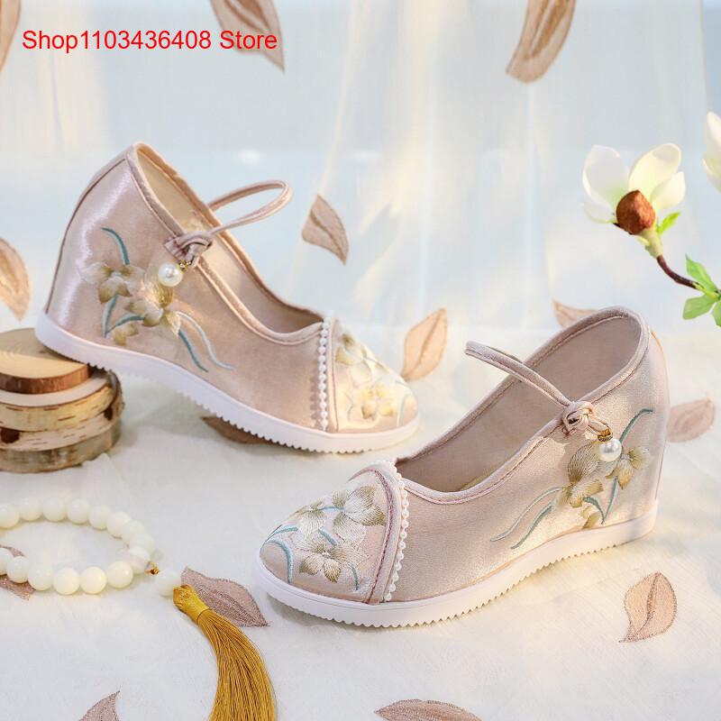 Nuove Scarpe Leggere con Suola - Ethnic Style recensione e prezzo