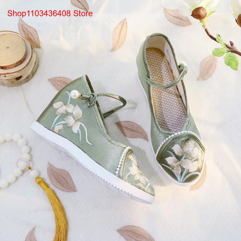 Nuove Scarpe Leggere con Suola - Ethnic Style recensione e prezzo